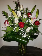 Load image into Gallery viewer, Designer&#39;s Choice - Starting from $59.99 Flower Arrangements, Flower, Florist, Print-a-Bunch Ottawa - Orleans Florist, Great for a Birthday and Anniversary 
