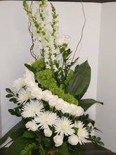Load image into Gallery viewer, Rose Extravaganza Flower Arrangements, Flower, Florist, Print-a-Bunch Ottawa - Orleans Florist, Great for a Birthday and Anniversary 
