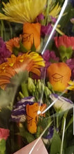Load image into Gallery viewer, Presentation Bouquet Flower Arrangements, Flower, Florist, Print-a-Bunch Ottawa - Orleans Florist, Great for a Birthday and Anniversary 

