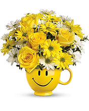Load image into Gallery viewer, Teleflora Happy Face Mug - Anniversary Flower Arrangements, Flower, Florist, Print-a-Bunch Ottawa - Orleans Florist, Great for a Birthday and Anniversary 
